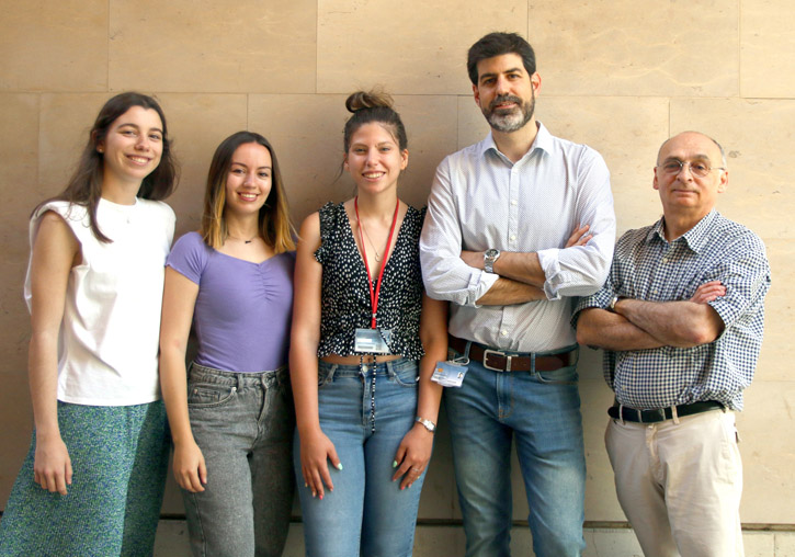 (D’esquerra a dreta). Patricia Rodríguez Tascón, Alicia Navarro Sánchez, Concepción Garcés Díaz, Carlos Romá Mateo i Federico Pallardó Calatayud.